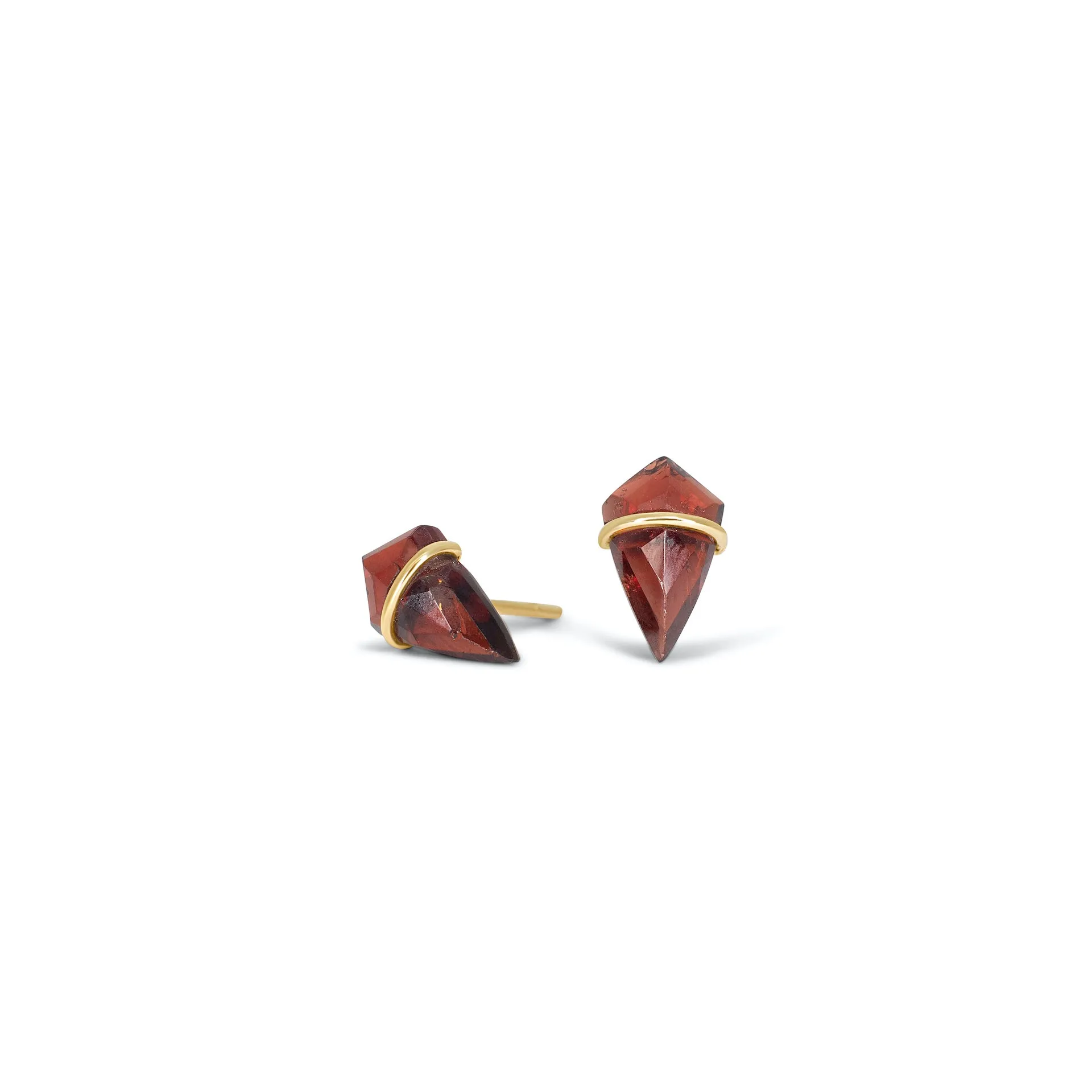 18K Kite Stud Earrings in Garnet