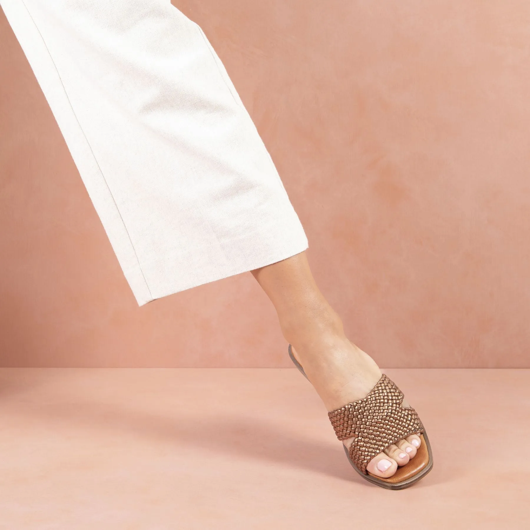 BASS SLIDE SANDALS