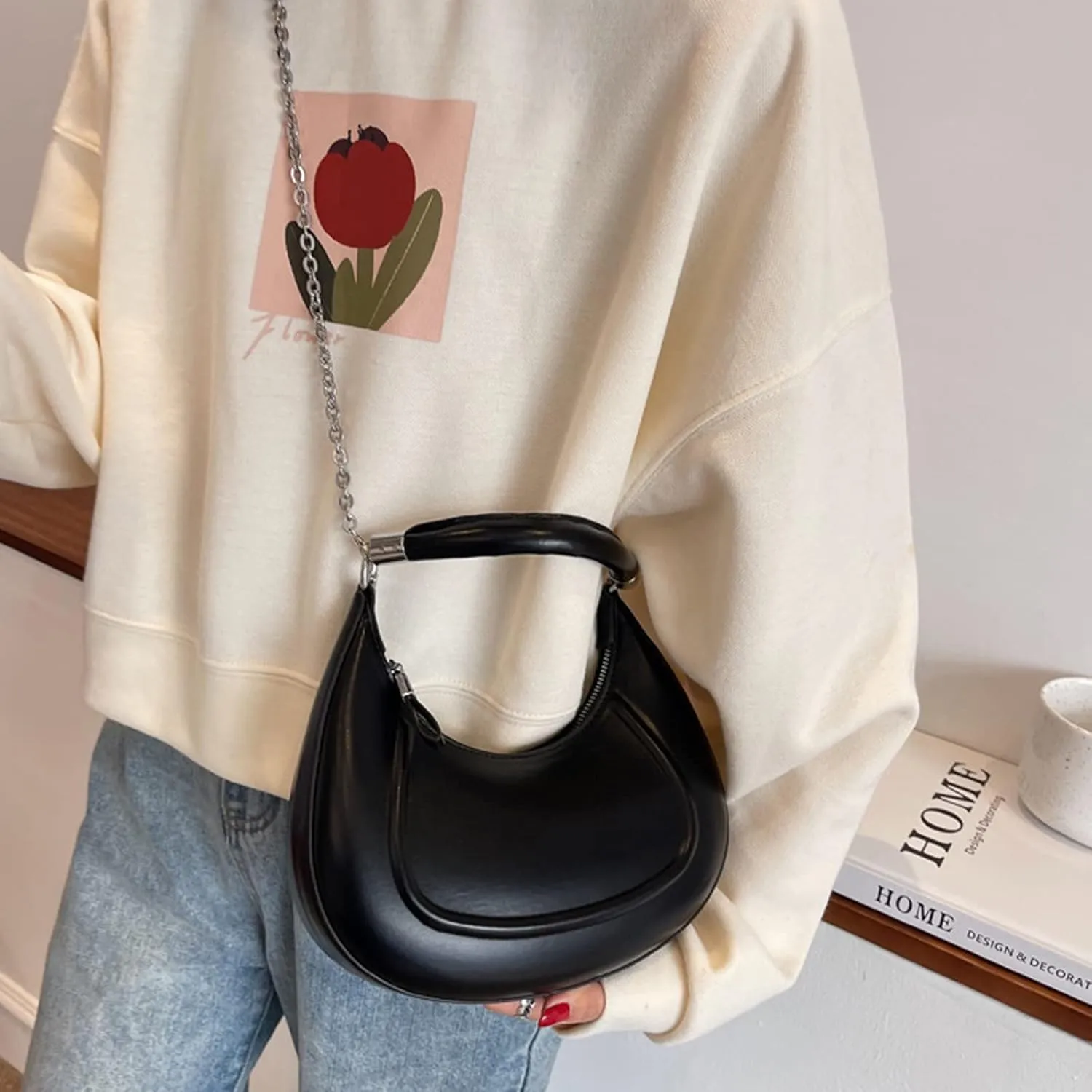 Crescent-shaped Handbags for Women with Chain, PU Tote Bag, Women's Crossbody Handbags, Clutch Purses with Zipper Closure