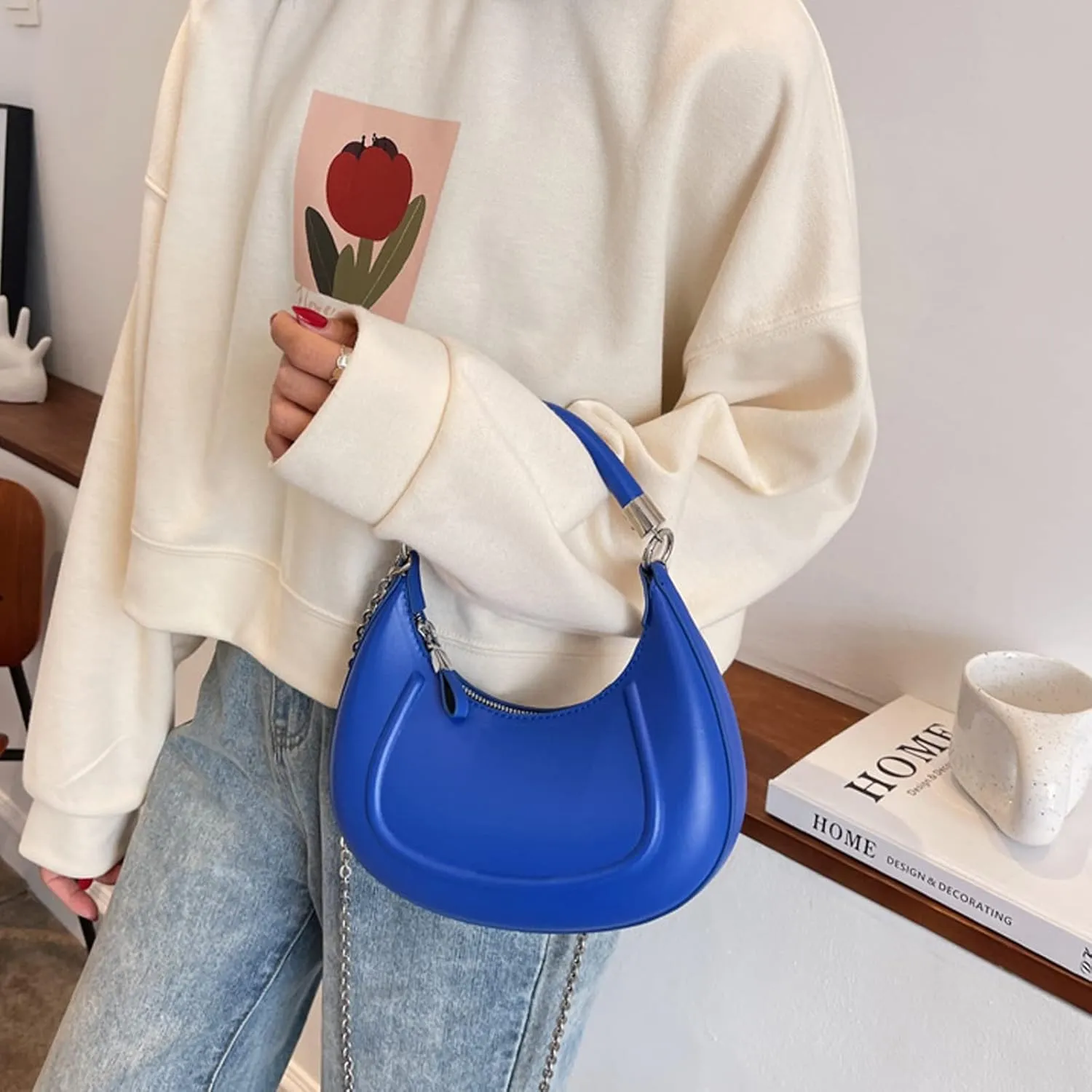 Crescent-shaped Handbags for Women with Chain, PU Tote Bag, Women's Crossbody Handbags, Clutch Purses with Zipper Closure