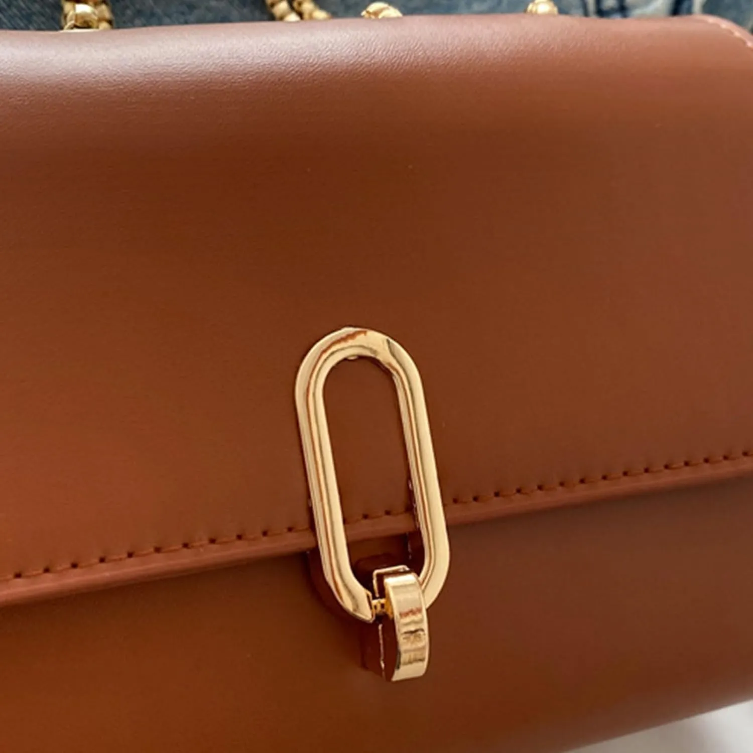 Elegant PU Leather Crossbody Bag for Women Shoulder Bag Satchel Purse with Adjustable Chain Strap for Everyday Use
