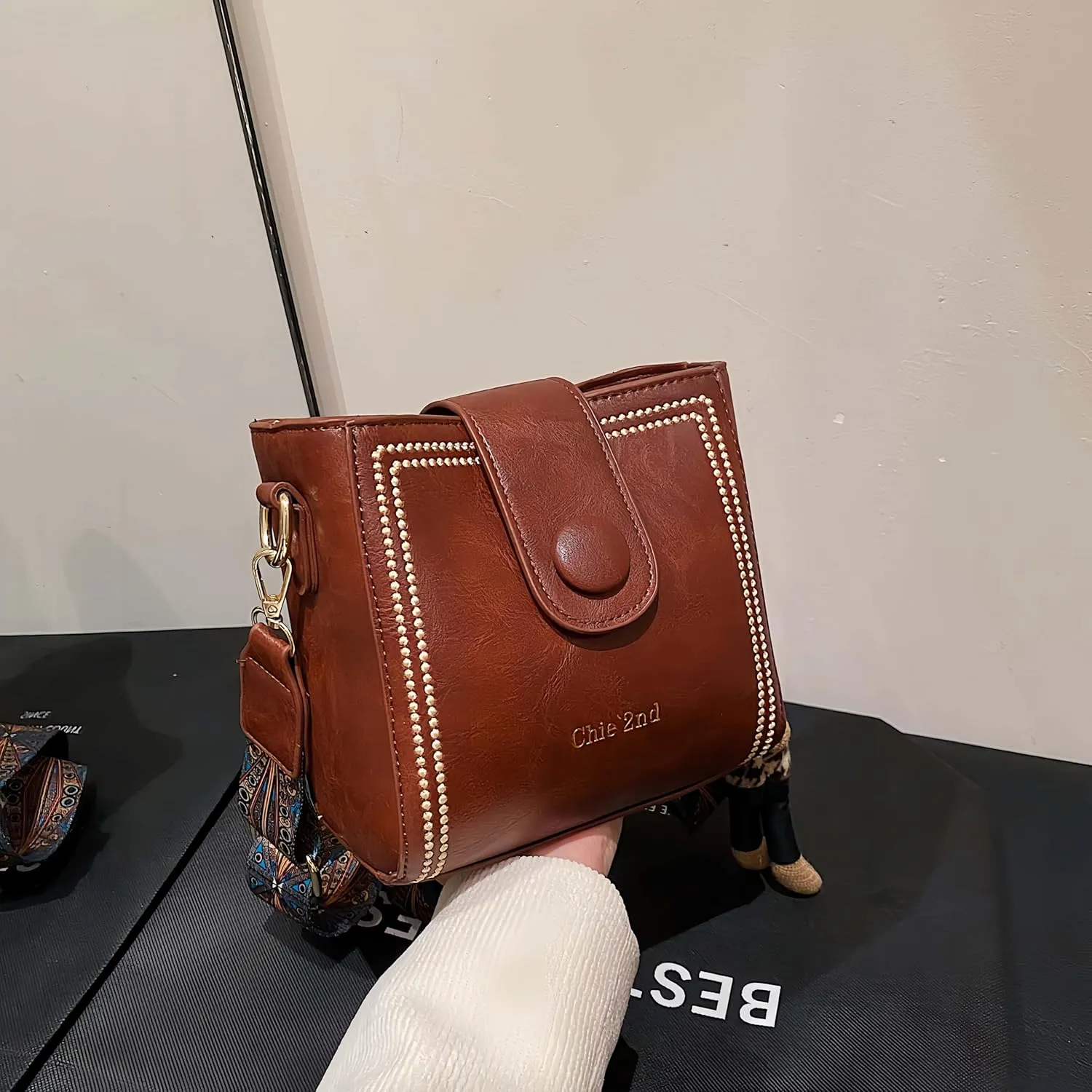 Leather Bucket Bag for Women, Vintage Small Bucket Bag - Convertible Shoulder Crossbody, Spacious Travel Tote