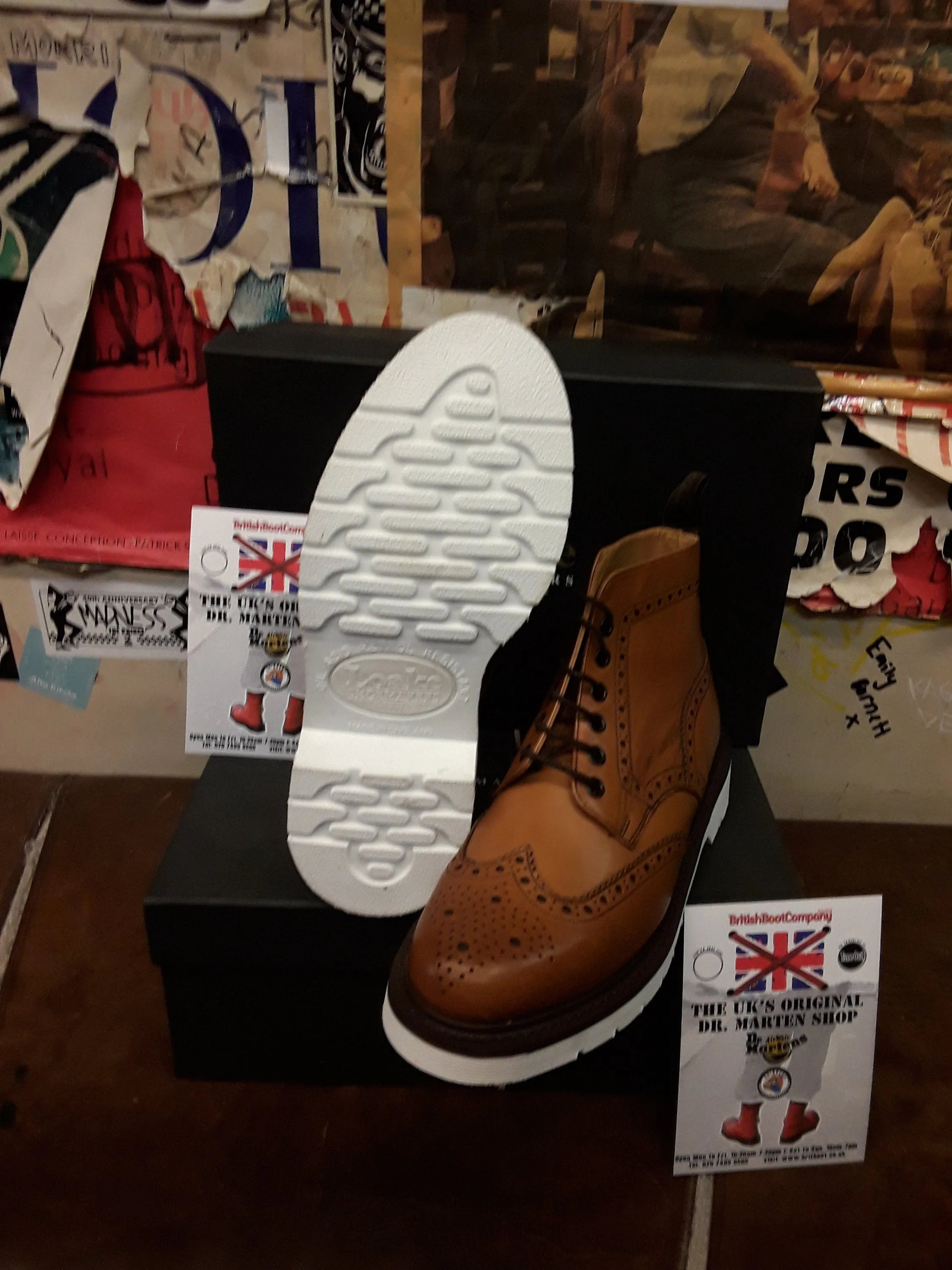 Loakes Burford Tan Calf Made in England White Sole Size 6.5