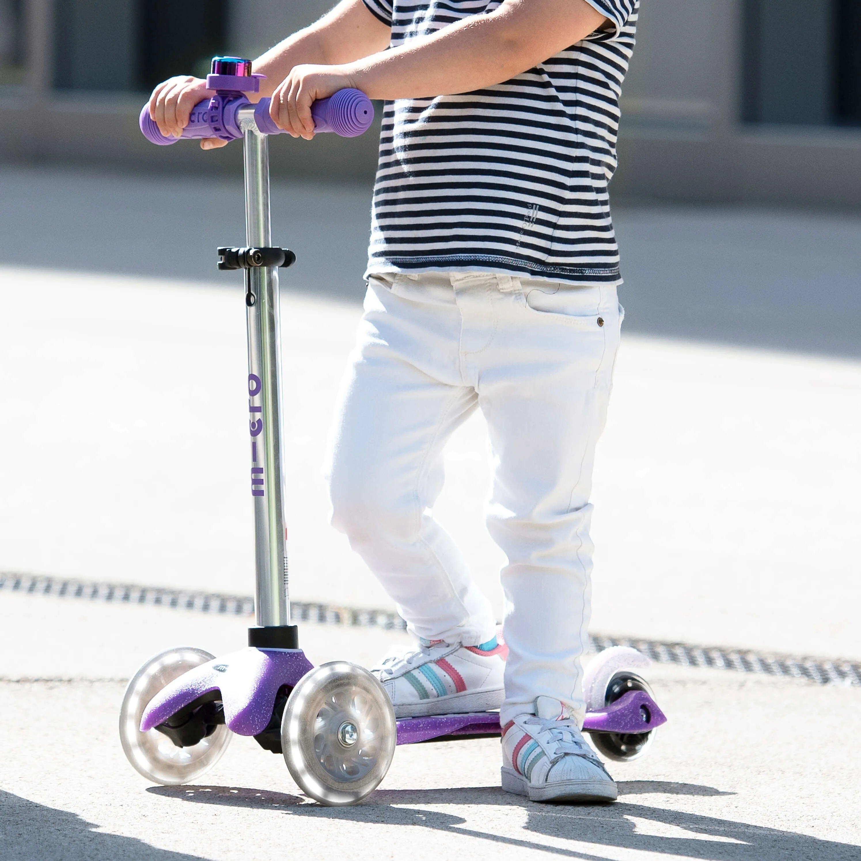 Micro Scooters Glitter Mini Micro Scooter Deluxe LED - Purple