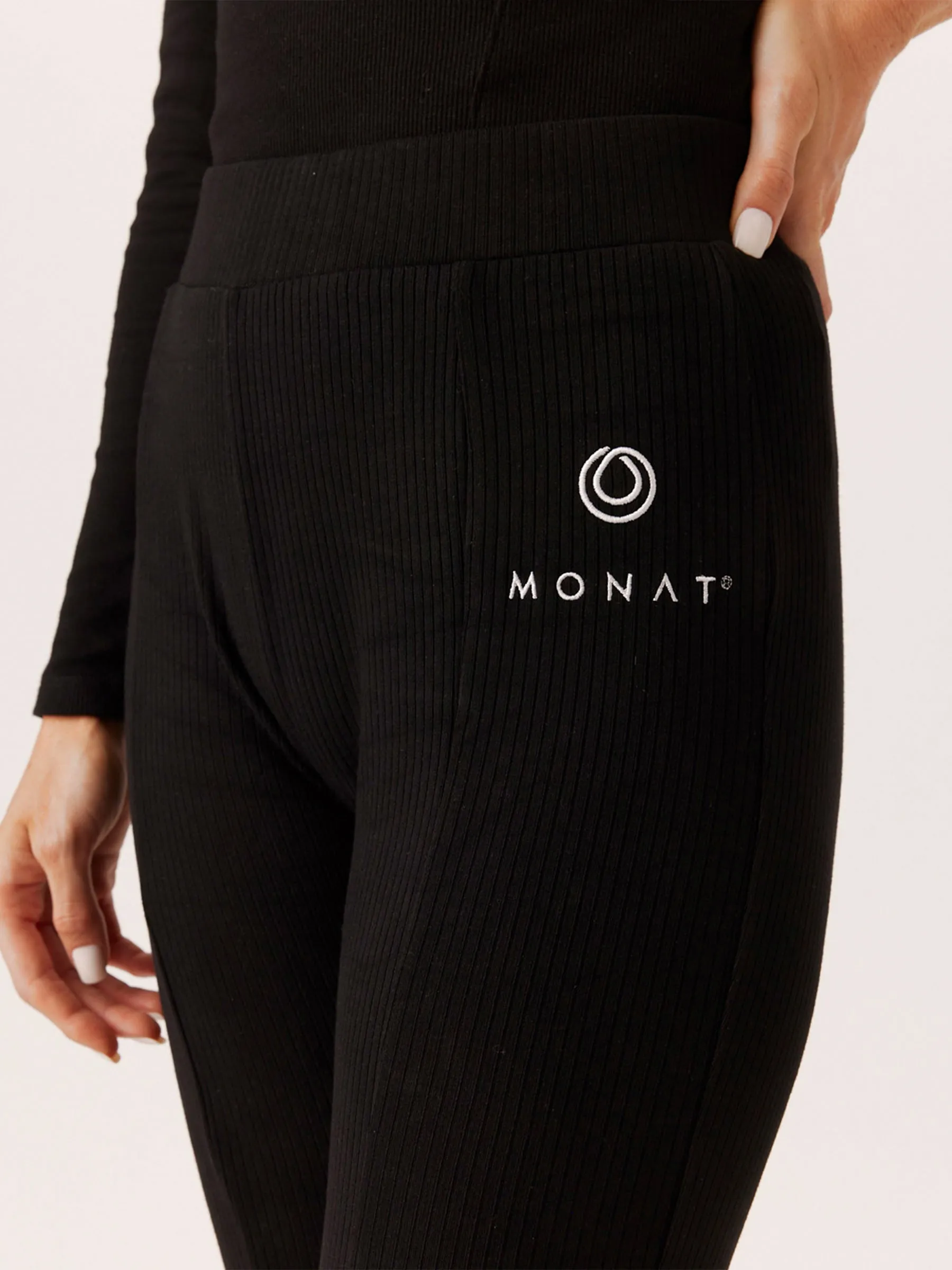 MONAT BLACK FLARE PANT