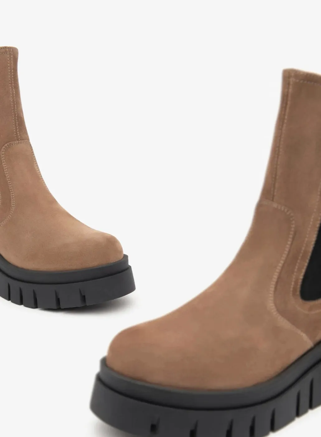 Nerogiardini chestnut suede chelsea boot