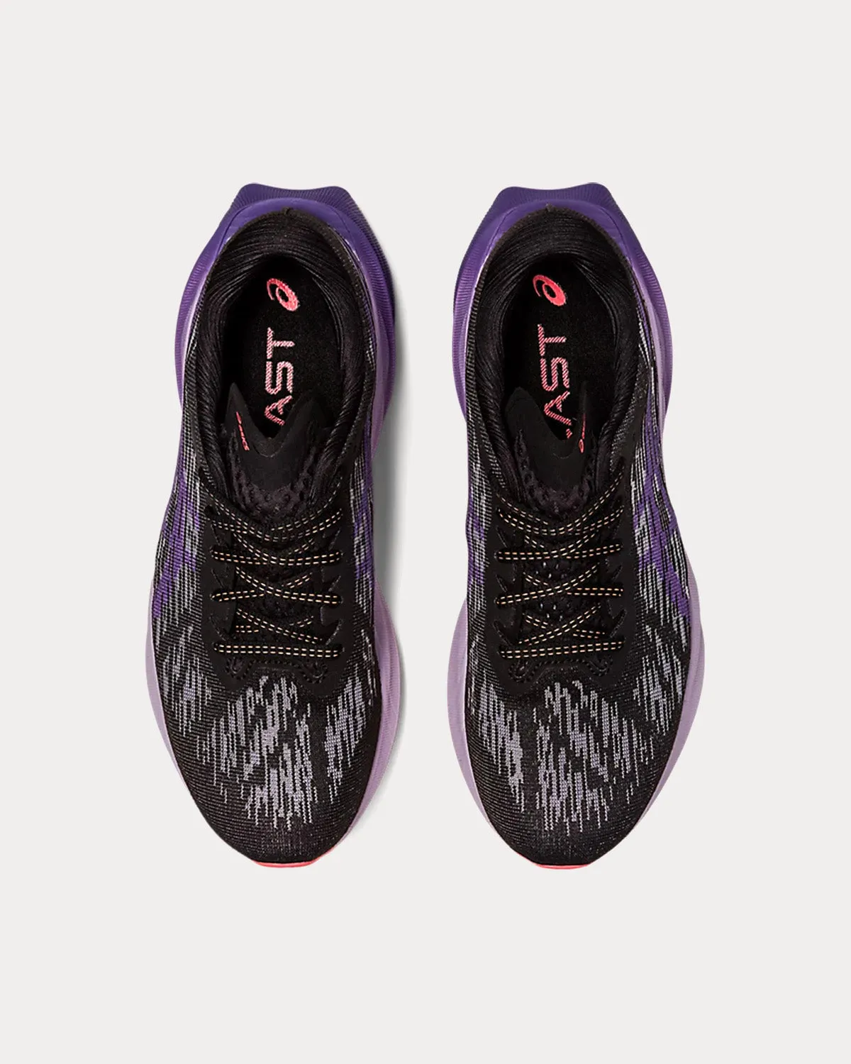 NOVABLAST 3 Black / Dusty Purple Running Shoes