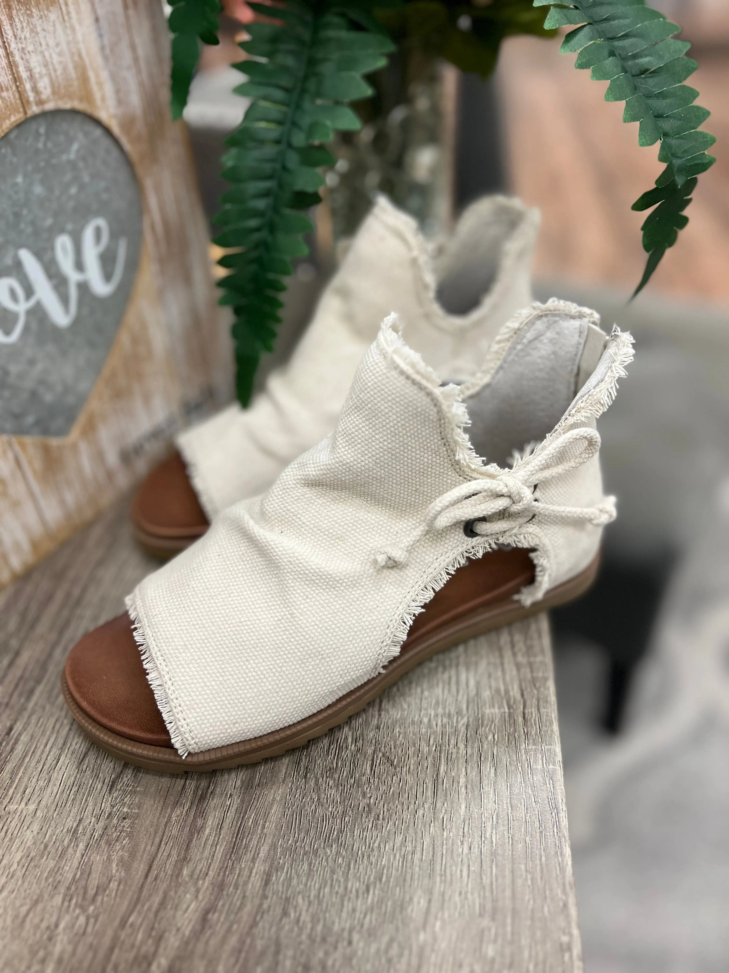 Rosalyn Sandals (Cream)