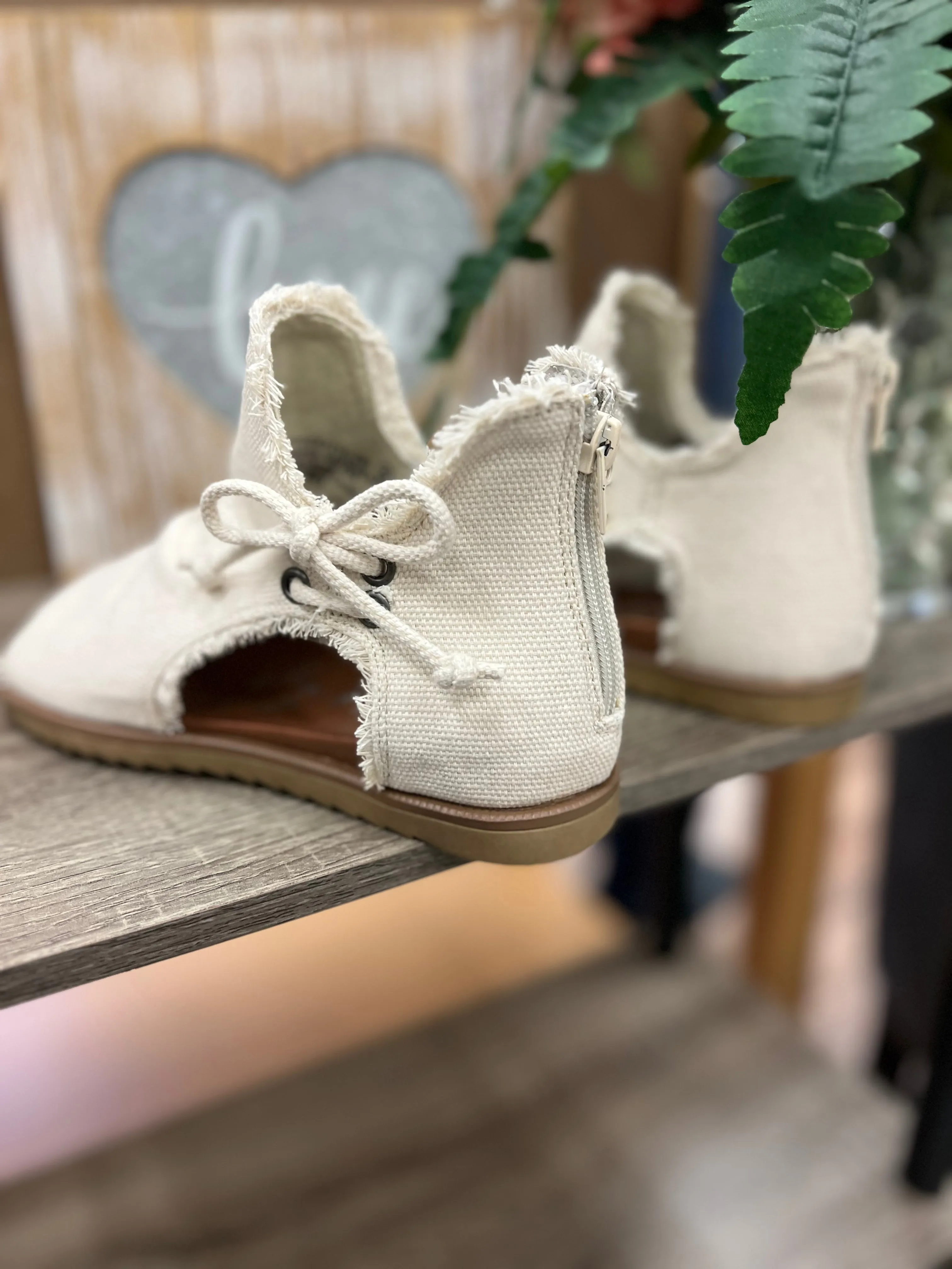 Rosalyn Sandals (Cream)
