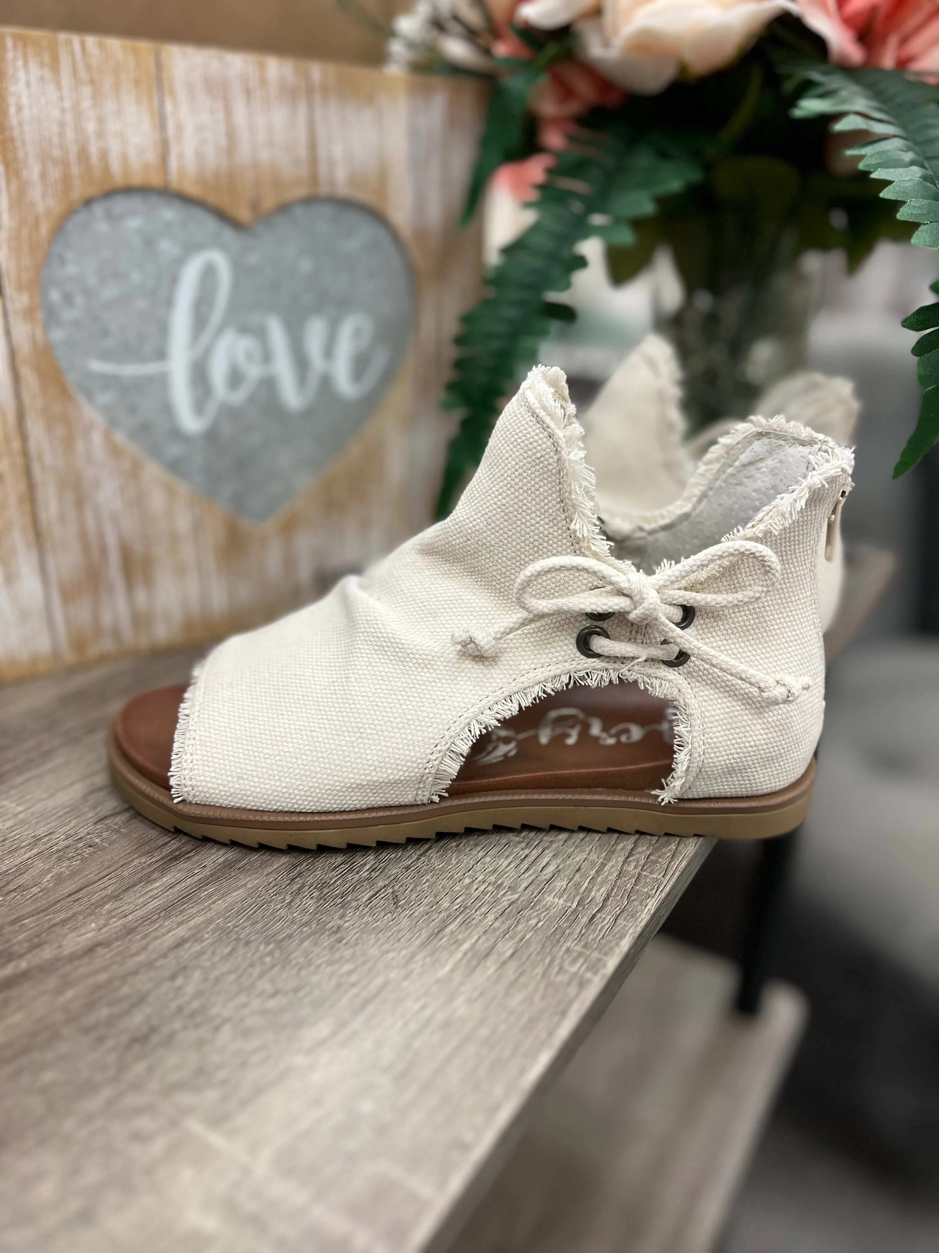 Rosalyn Sandals (Cream)