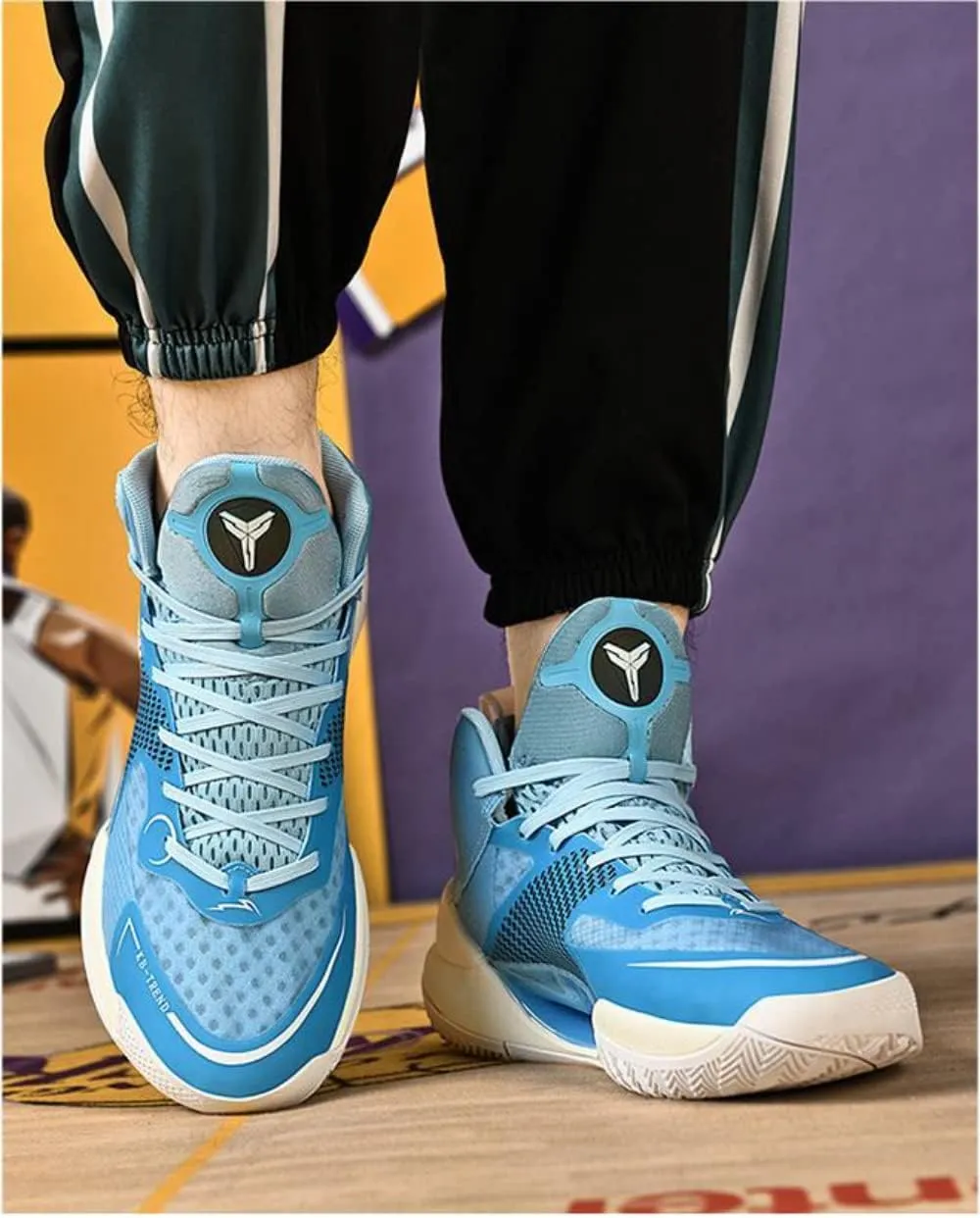 SUKKCCNO Men's Shock Absorption, Wear-Resistant and Luminous Basketball Shoes, Teenagers' Breathable Sneakers, Breathable and Comfortable