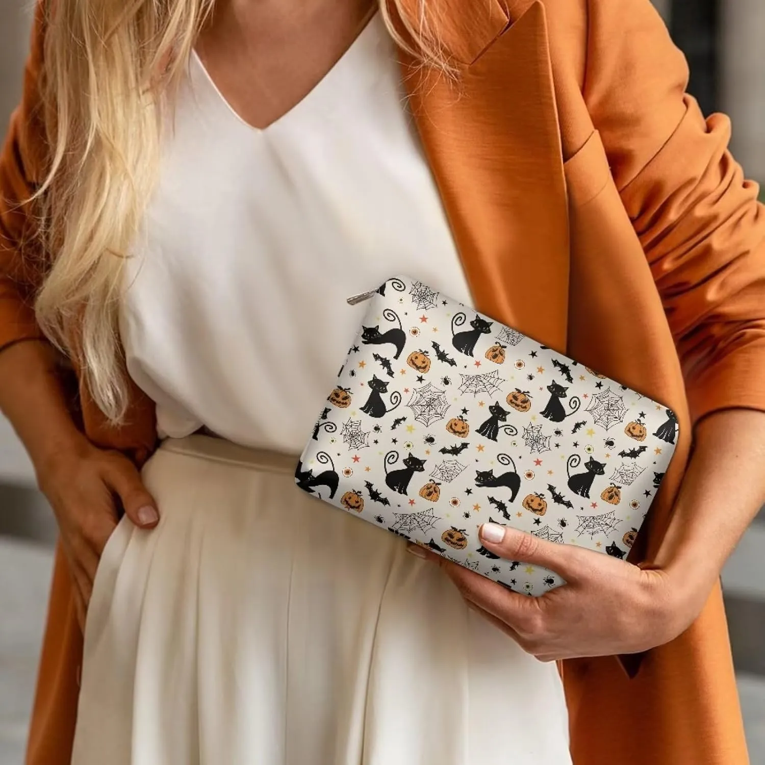 TODIYADDU Women Clutch Purse Evening Small Makeup Organizer Bag Travel Leather Toiletry Bag Small Cosmetic Bag for Purse Evening Clutches for Wedding and Party Gifts, Cat Pumpkin Bat Web-Beige