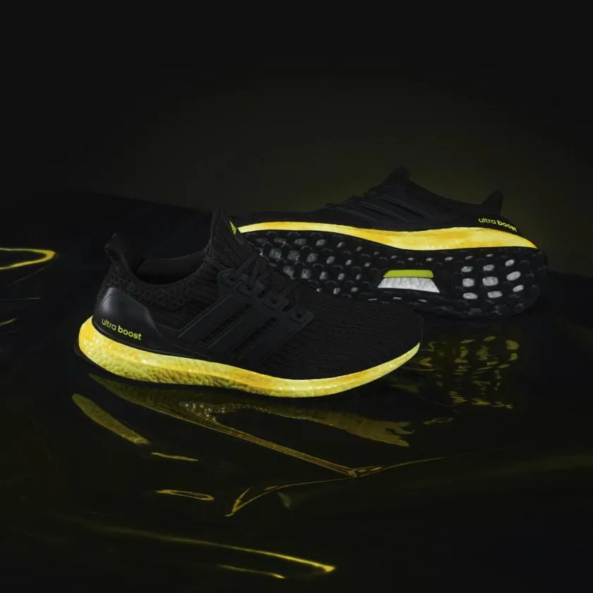 ULTRABOOST 4 DNA