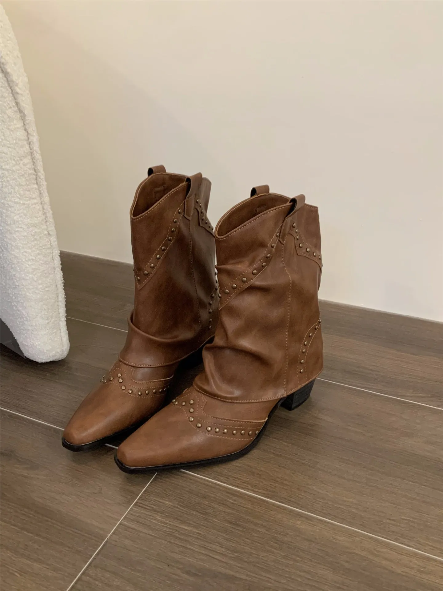 Vintage Pointed-Toe Rivet All-Purpose Chunky Heel Knee-High Boots