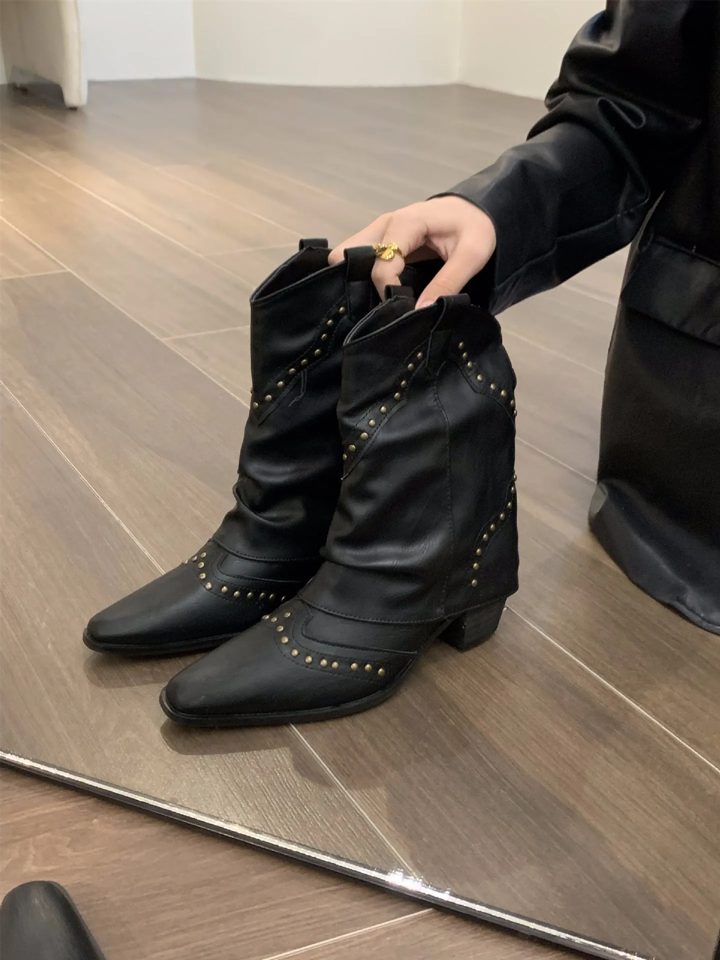 Vintage Pointed-Toe Rivet All-Purpose Chunky Heel Knee-High Boots