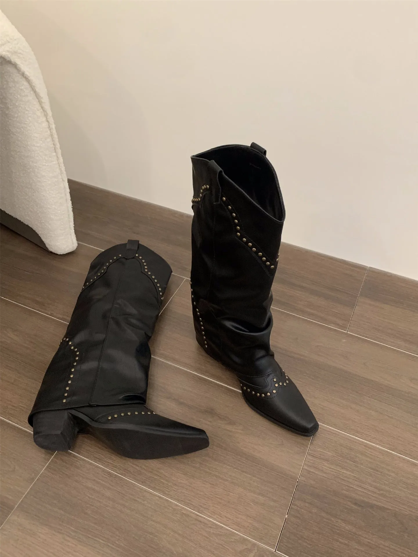 Vintage Pointed-Toe Rivet All-Purpose Chunky Heel Knee-High Boots