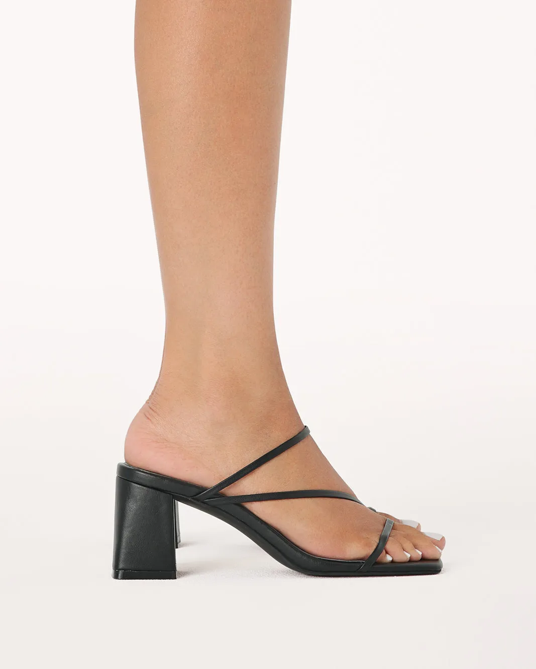 Yazmin Heel
