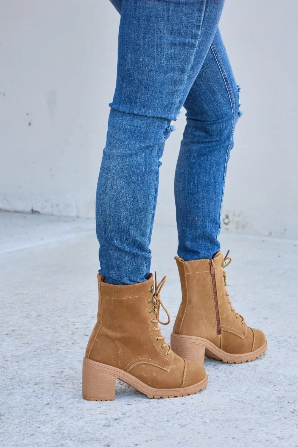 Zipper Detail Block Heel Boots