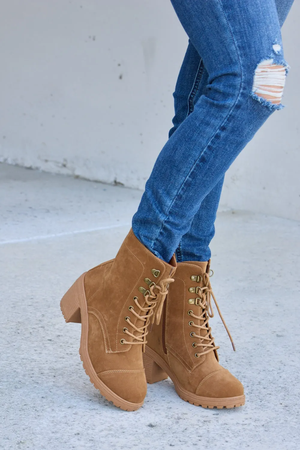 Zipper Detail Block Heel Boots