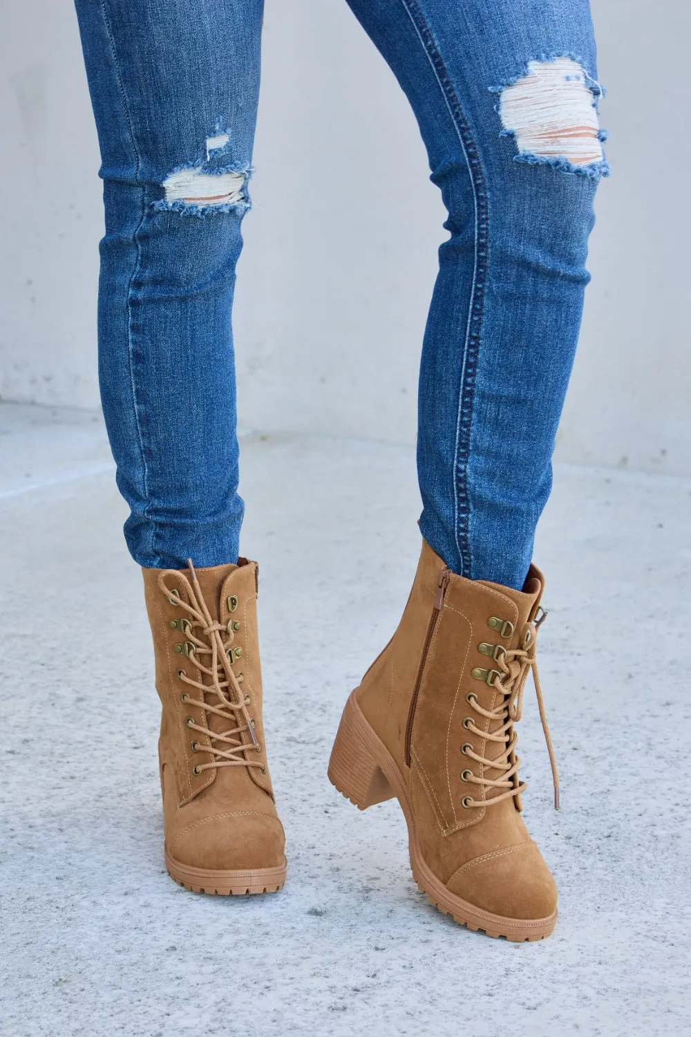 Zipper Detail Block Heel Boots