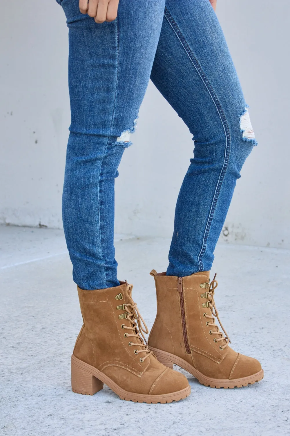 Zipper Detail Block Heel Boots
